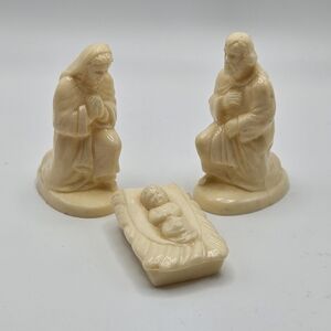 VINTAGE MCM Cream Plastic Small Nativity Set - Mary Joseph Baby Jesus Christmas